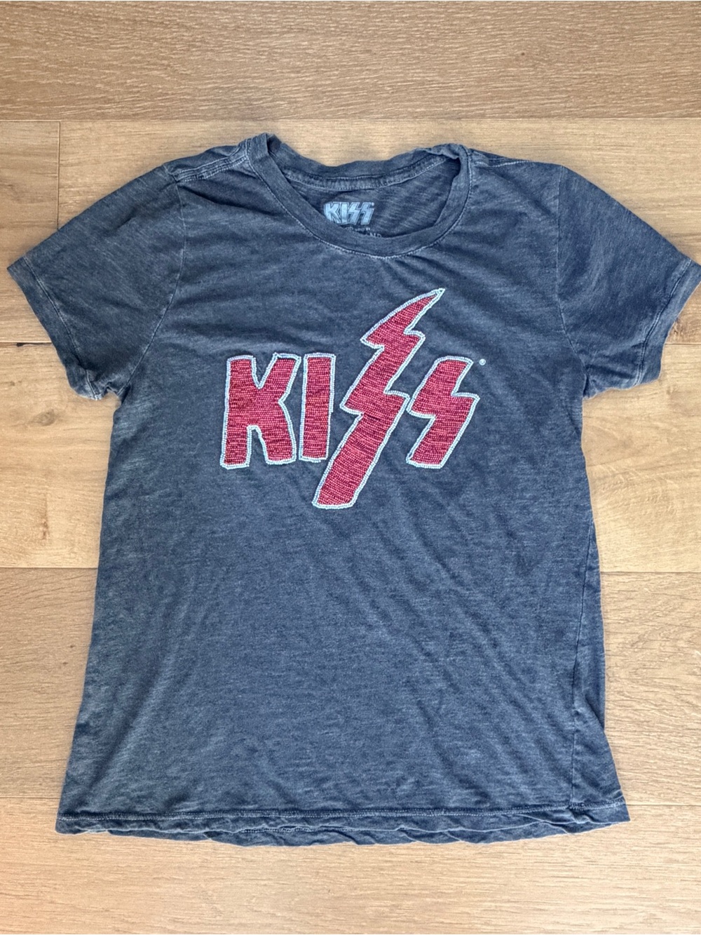 Lucky Brand KISS Beaded Logo Tee Wms Small Charcoal Gray Glam Rock Band 70s 80s